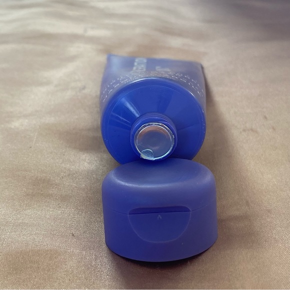 4/$50 Generation Clay Ultra Violet Brightening Purple Clay Mask - Picture 5 of 5